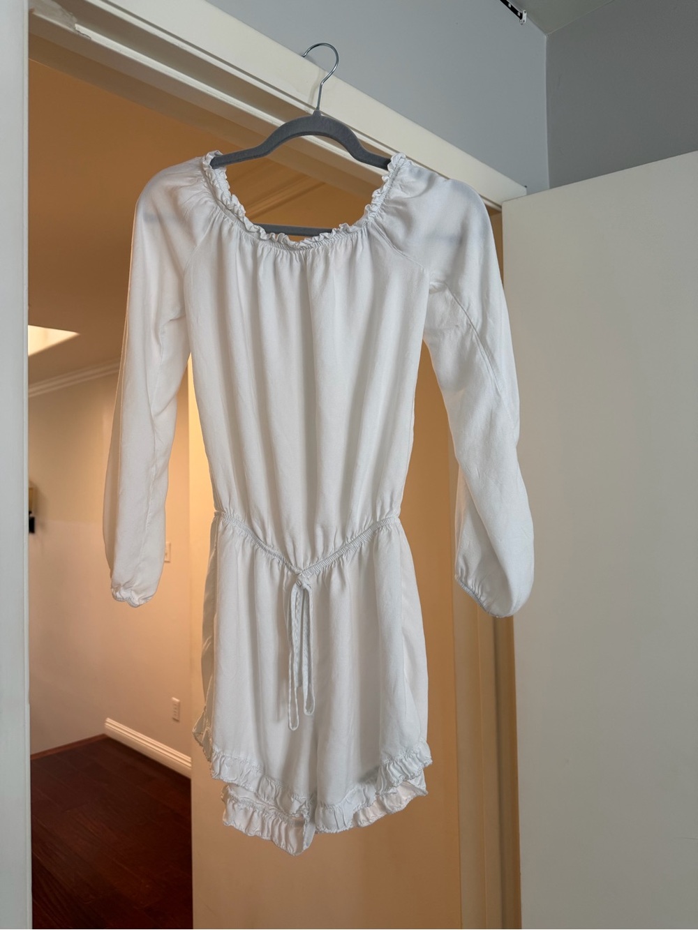 Women’s White Long Sleeve Ruffle Dress